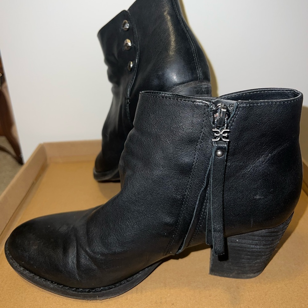 Sam Edelman size 8 black booties